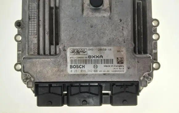 Ford Focus Engine control unit/module 8M5112A650XA 0281015242