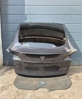 Tesla Model Y Tailgate/trunk/boot lid