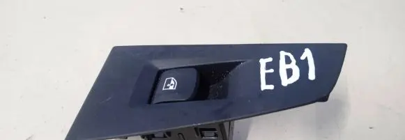 BMW 1 F40 Electric window control switch 7950756