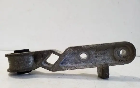 Volvo XC90 Engine mount bracket 31359890