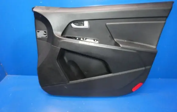KIA Sportage Front door card panel trim