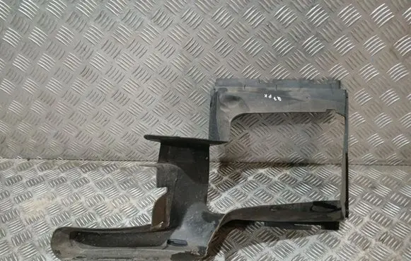 Audi Q7 4L Intercooler air channel guide 4L0117335