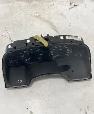 Speedometer (instrument cluster)