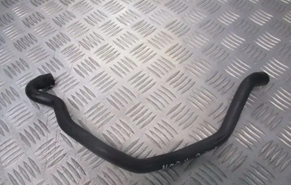 Volvo V70 Engine coolant pipe/hose