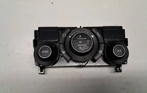 Peugeot RCZ Climate control unit 96718462XT