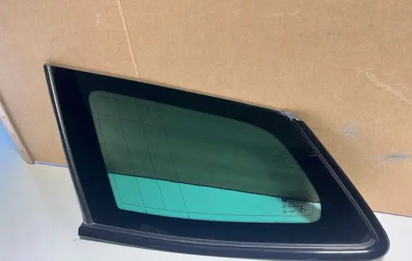 Opel Insignia B Rear side window 43R008600 E000255