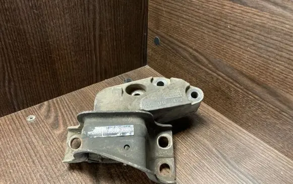 Citroen Jumper Engine mount bracket 1358086080 A2360712