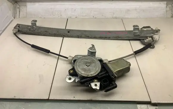 Nissan X-Trail T30 Front door window regulator with motor 8073189913