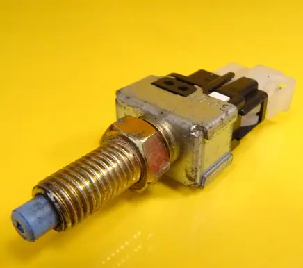 Mitsubishi Pajero Brake pedal sensor switch B001