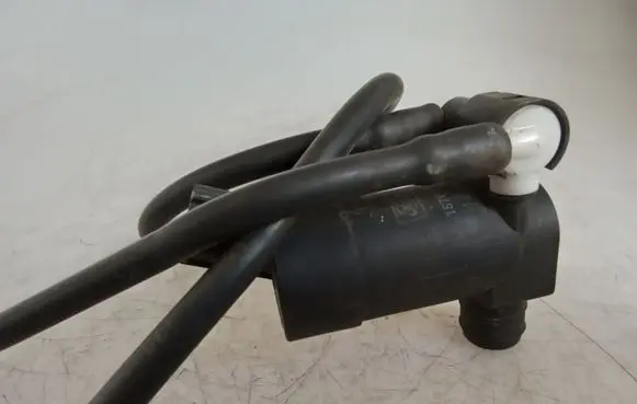 Ford Focus Windscreen/windshield washer pump 1S7117K624FE