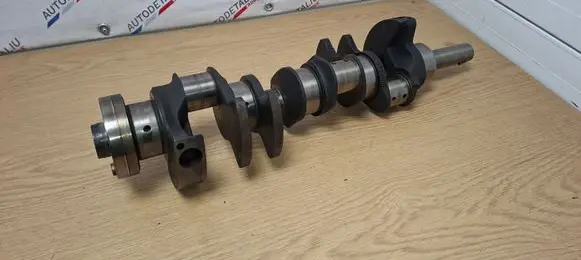 BMW 5 E34 Crankshaft M60B30 1733100