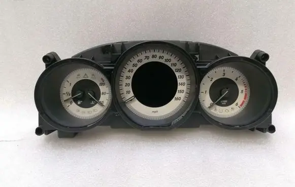 Mercedes-Benz CLS C218 X218 Speedometer (instrument cluster) A2189005503