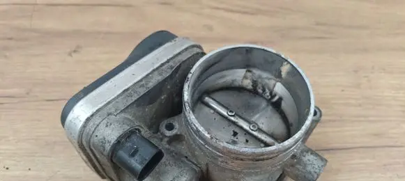 Volkswagen Touareg I Throttle valve 022133062AD