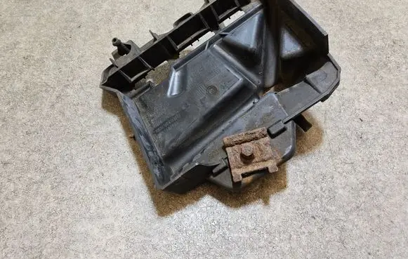Skoda Rapid (NH) Battery box tray 6C0915331D