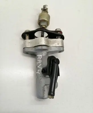 Toyota RAV 4 (XA20) Clutch master cylinder
