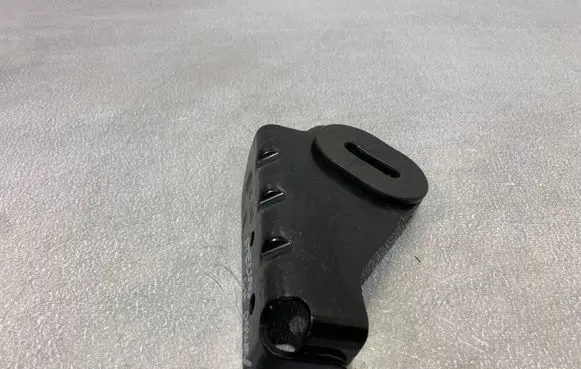 Alfa Romeo Stelvio Radiator mount bracket 00505406100