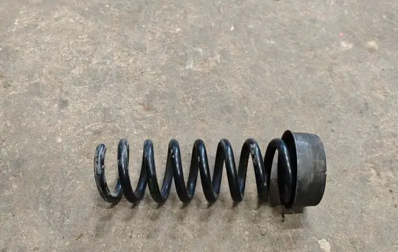 Mercedes-Benz E W212 Rear coil spring T0852184
