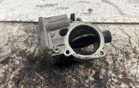 BMW 1 E81 E87 Throttle valve 7804373 B90280933