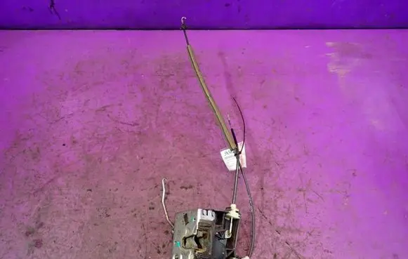 Opel Corsa D Front door lock 24434882