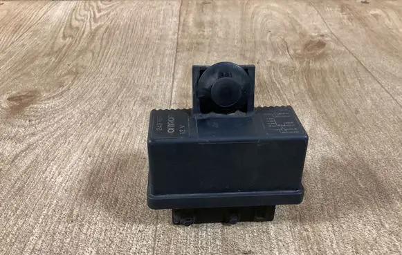Peugeot 307 CC Fuel injection pump control unit/module 240107
