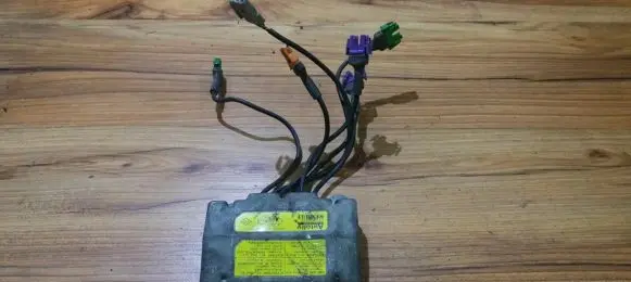 Renault Laguna I Airbag control unit/module 7700410993b 550323000