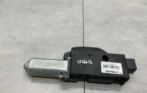 Nissan X-Trail T32 Sunroof motor/actuator 