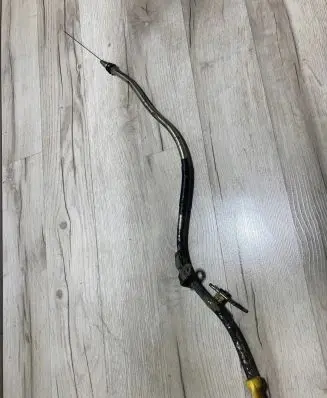 Toyota Hilux VIII Oil level dip stick 