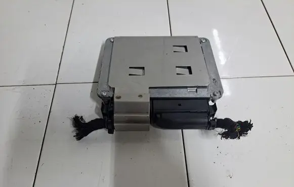 Audi A4 S4 B6 8E 8H Engine control unit/module 8E0907411A