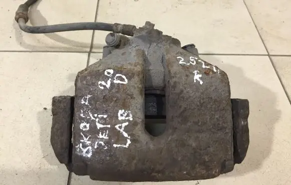 Skoda Yeti (5L) Front brake caliper