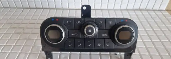 Nissan Qashqai+2 Climate control unit 27500BR46C C1907