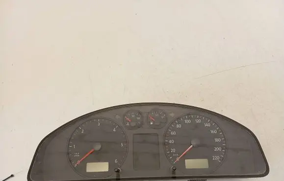 Volkswagen Transporter - Caravelle T5 Speedometer (instrument cluster) 88311346 28311346