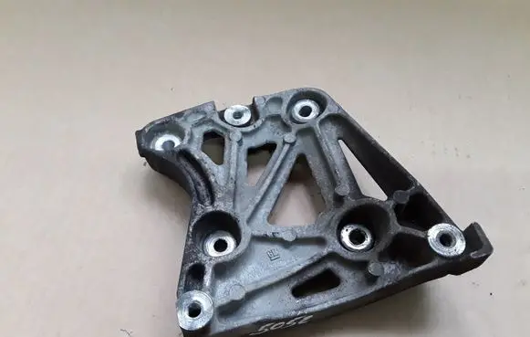 Opel Antara A/C compressor mount bracket 96868422