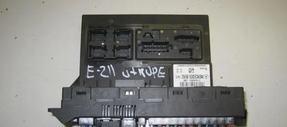 Mercedes-Benz E W211 Fuse box set 2115453001