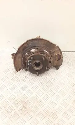Toyota RAV 4 (XA30) Front wheel hub spindle knuckle