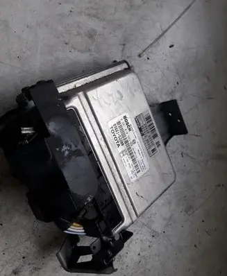 Toyota Yaris Engine control unit/module 0281010563