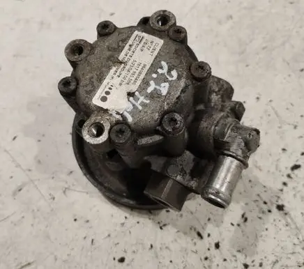 Peugeot 607 Power steering pump 9640886480