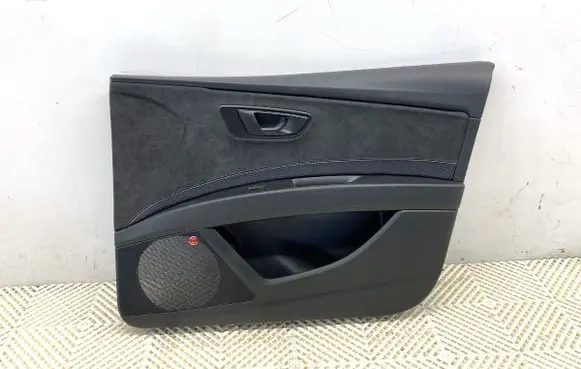 Seat Leon (5F) Front door card panel trim 