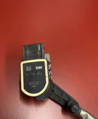 Headlight/headlamp level sensor