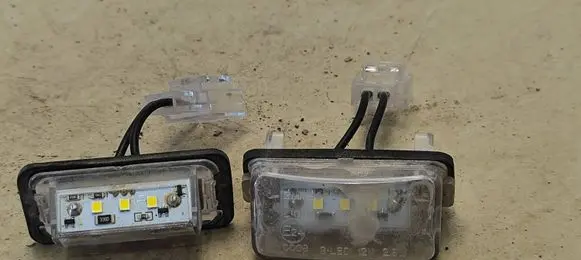 Citroen C4 I Picasso Number plate light ZMK1308 0038