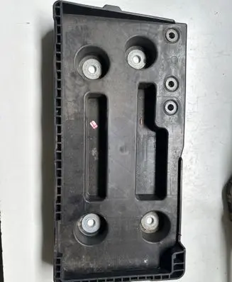 Volkswagen PASSAT B8 Battery tray 3Q0804869