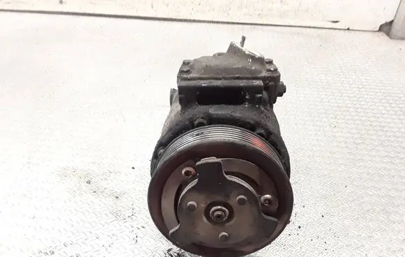 Volkswagen PASSAT B6 Air conditioning (A/C) compressor (pump) 1K0820803S