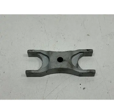 Volkswagen Touran II Fuel Injector clamp holder 03l216a V150