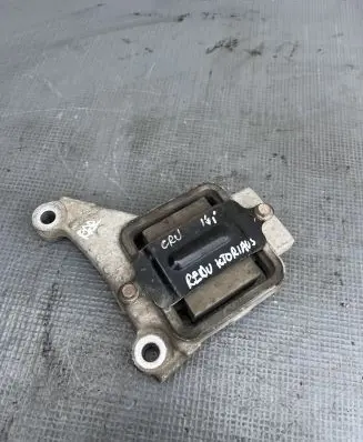 Honda CR-V Rear differential mounting bracket 