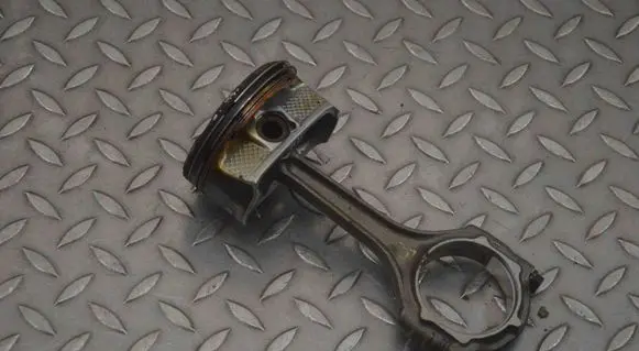 Jeep Wrangler Piston 