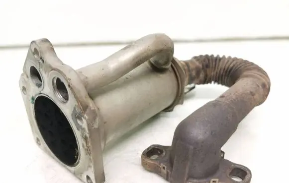 Nissan NV200 EGR valve cooler 147352070r
