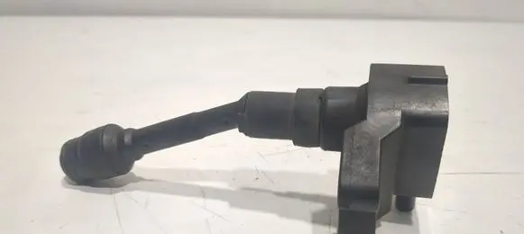 Ford Fiesta High voltage ignition coil D5E1G 3329 CM5G13A366CA