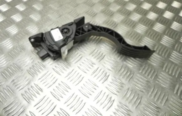 Ford Focus Accelerator throttle pedal EV619F836AA T2150
