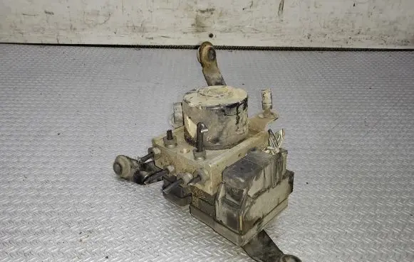 Ford Fiesta ABS Pump 4S612M110AC D461437A0