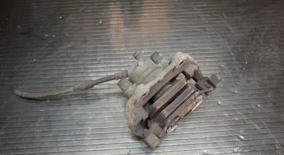 Mercedes-Benz E W212 Rear brake caliper