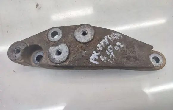 Opel Zafira B Gearbox mounting bracket